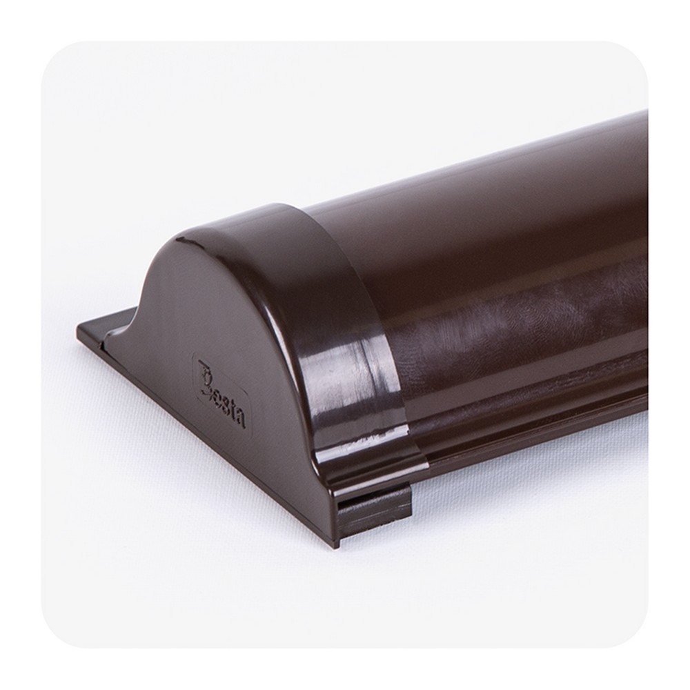 Коричневый